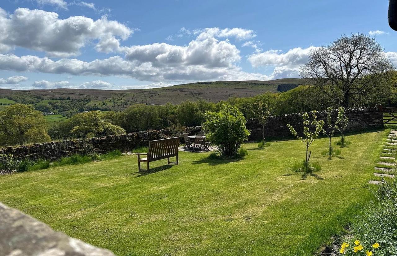 Pant Llwyd Farm Villa Llangynidr Exterior photo